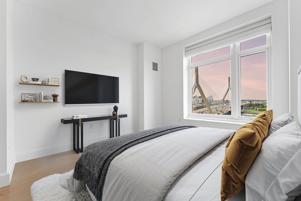 100 Lovejoy Wharf, Waterfront