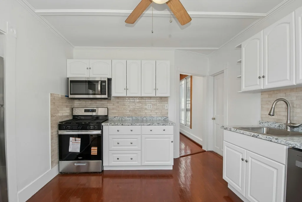 78 Grove St, Gloucester