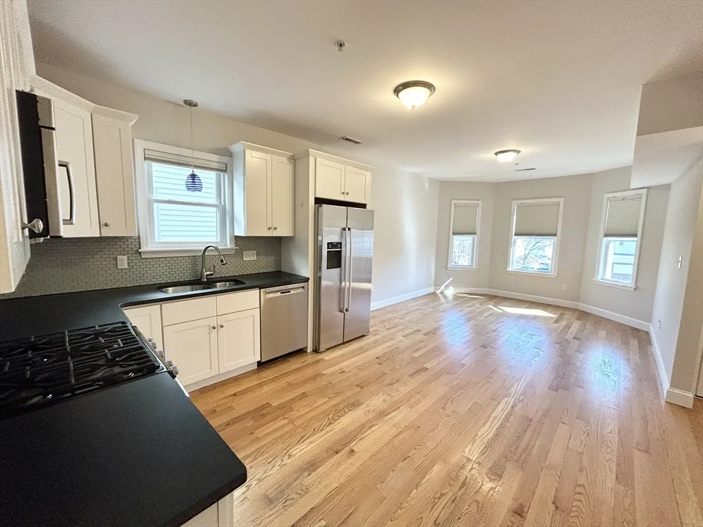 995 Dorchester Ave, Dorchester