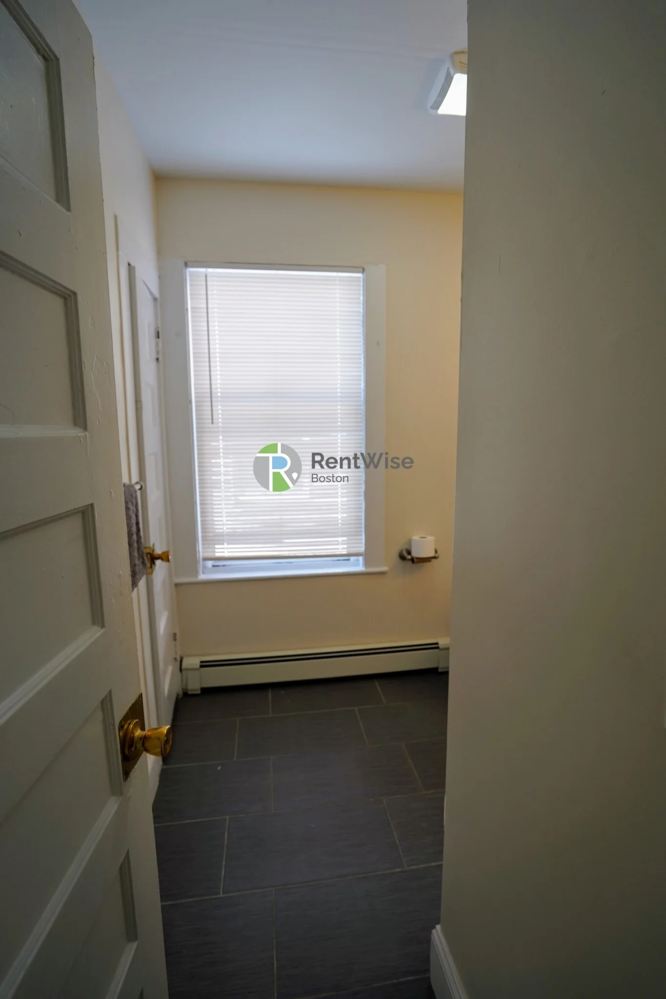 4 Ashford Ct, Allston