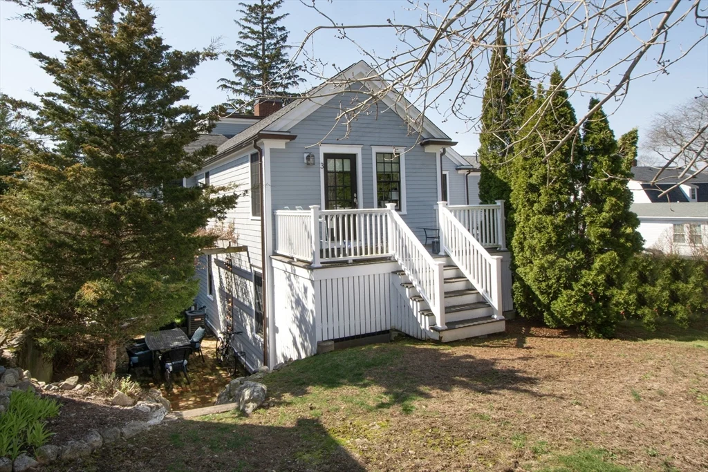 108-110 Elm St, Cohasset