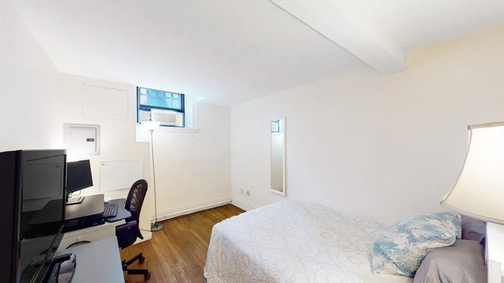 137 Peterborough St, Fenway