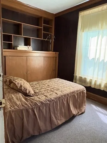 664 Washington St, Oak Square