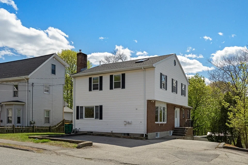 99 Garfield Ave, Woburn