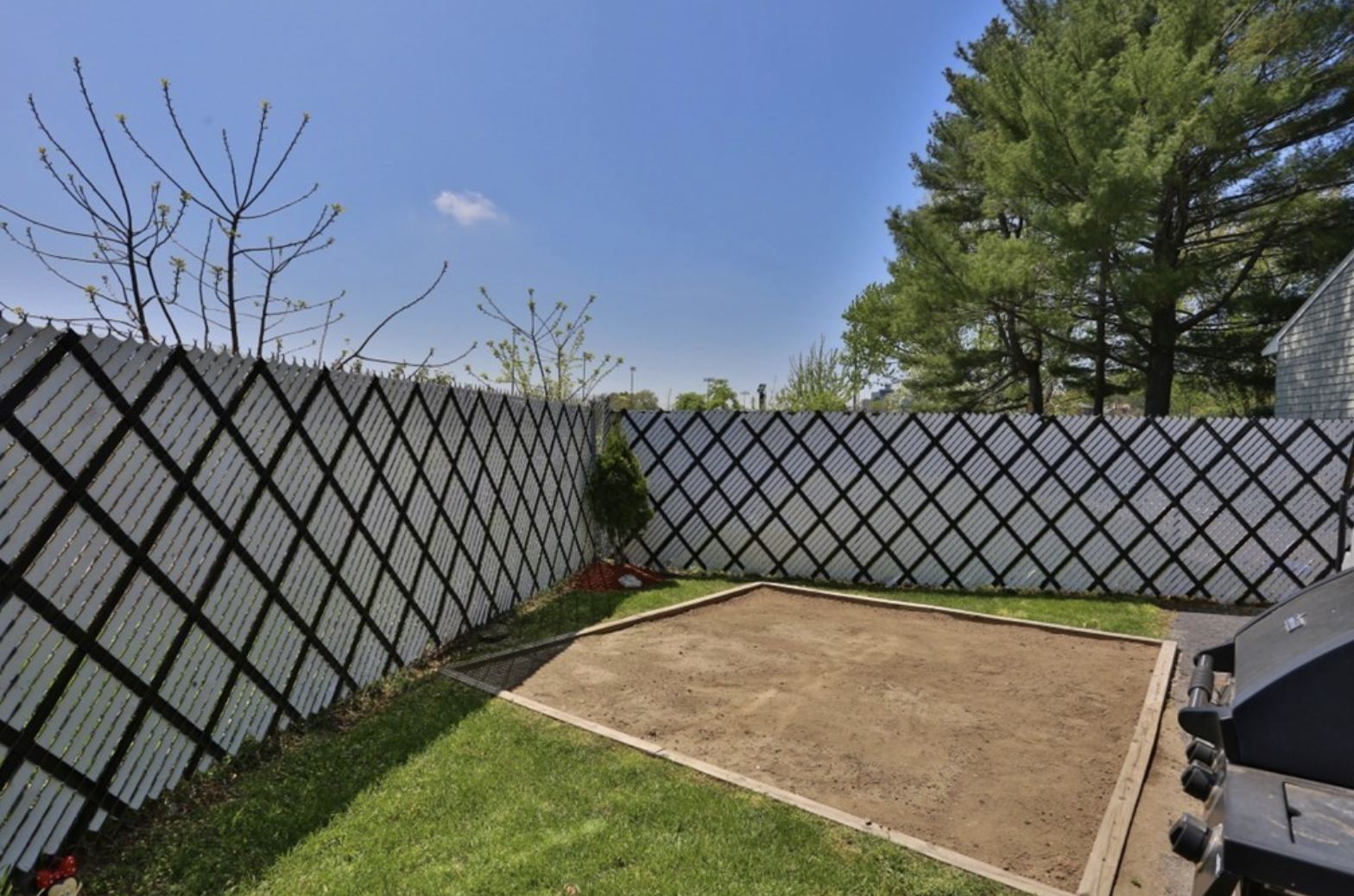 60 Buzzell Ln, South Medford