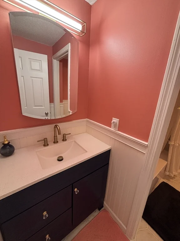 8 Beals Cove Rd, Hingham