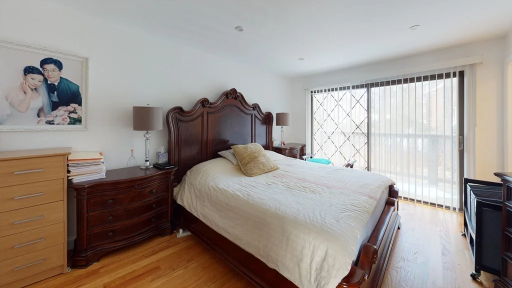 22-24 Broadlawn Park, Chestnut Hill