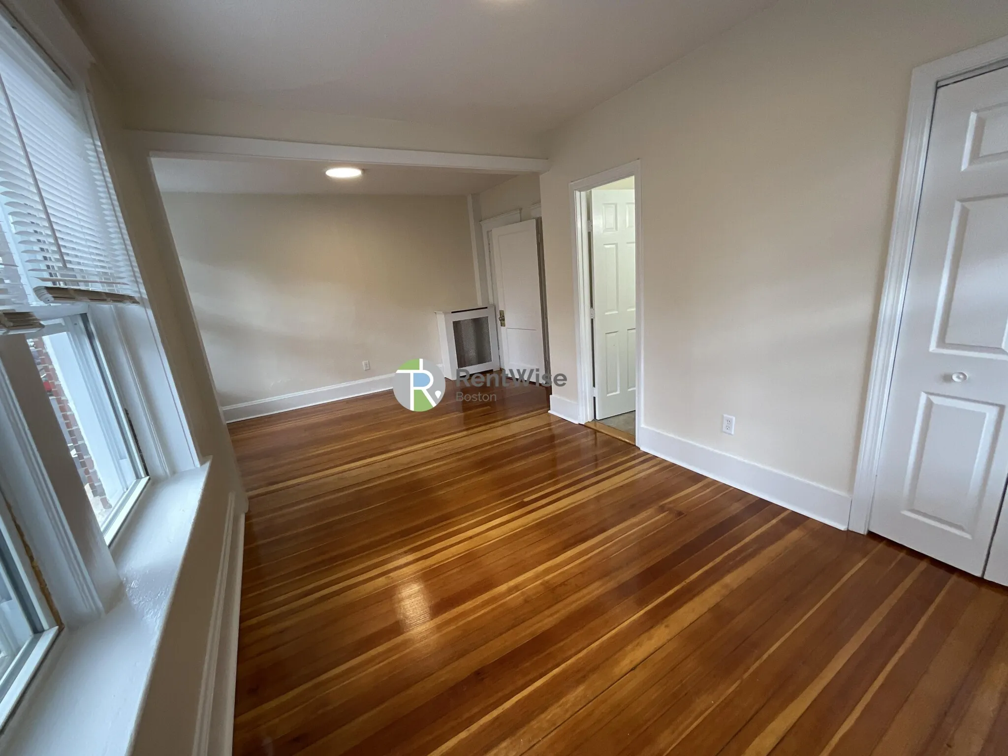6 Barrows St, Allston