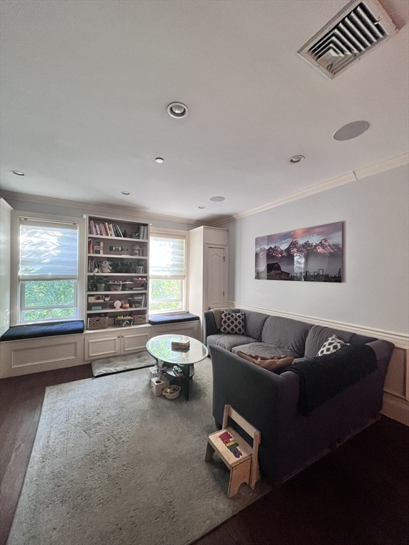 584 East 8th St, South Boston