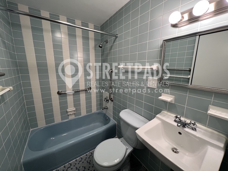 2018 Commonwealth Ave, Brighton