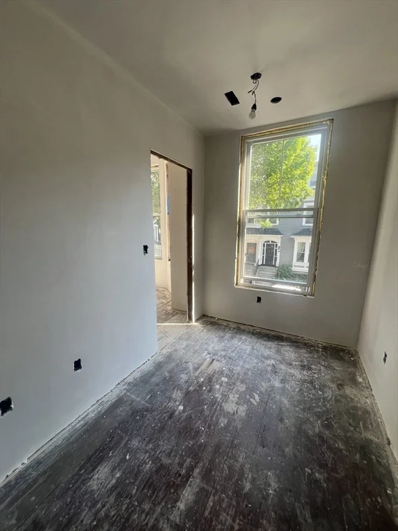 395 W 4th St, South Boston