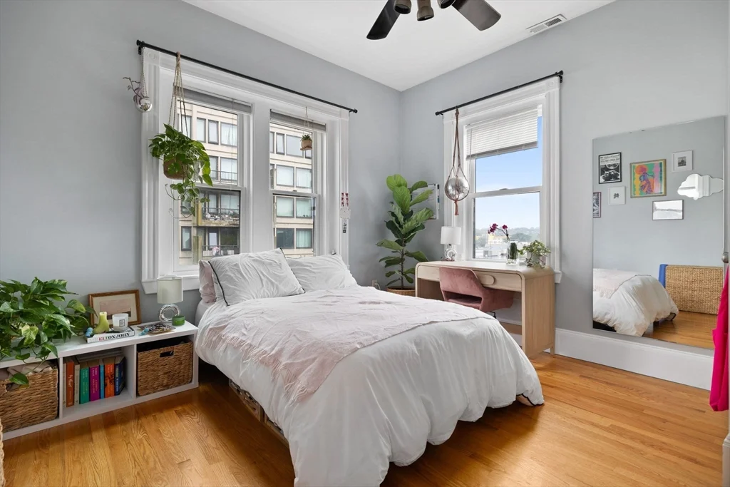 705 Massachusetts Ave ,, South End