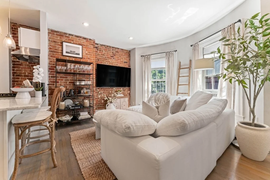 91 Waltham St, South End