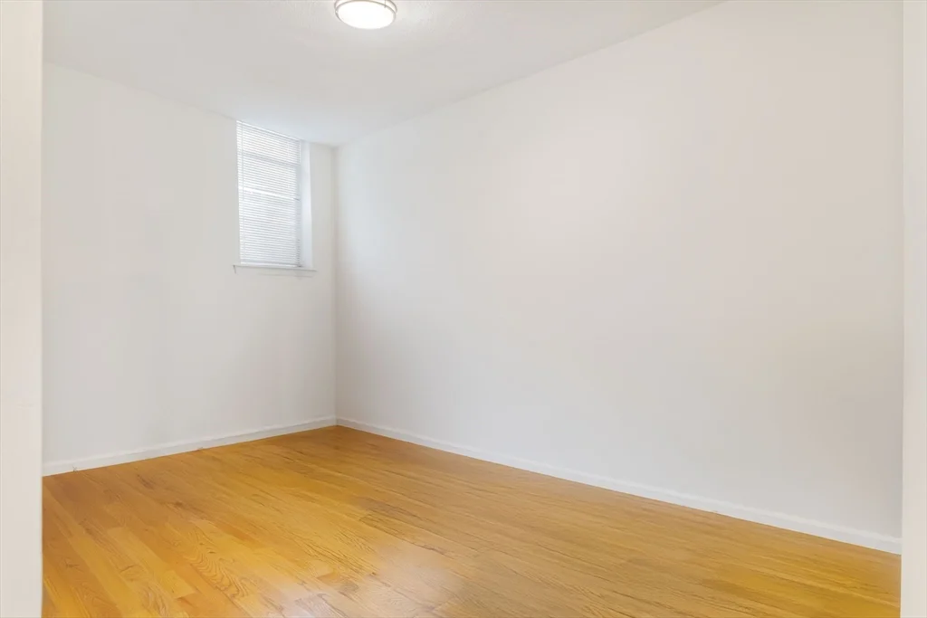 5 N Margin St, North End