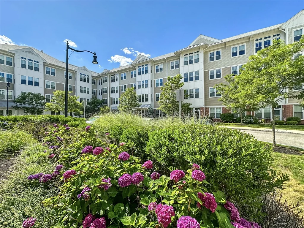 25 Stonehaven Dr, Weymouth