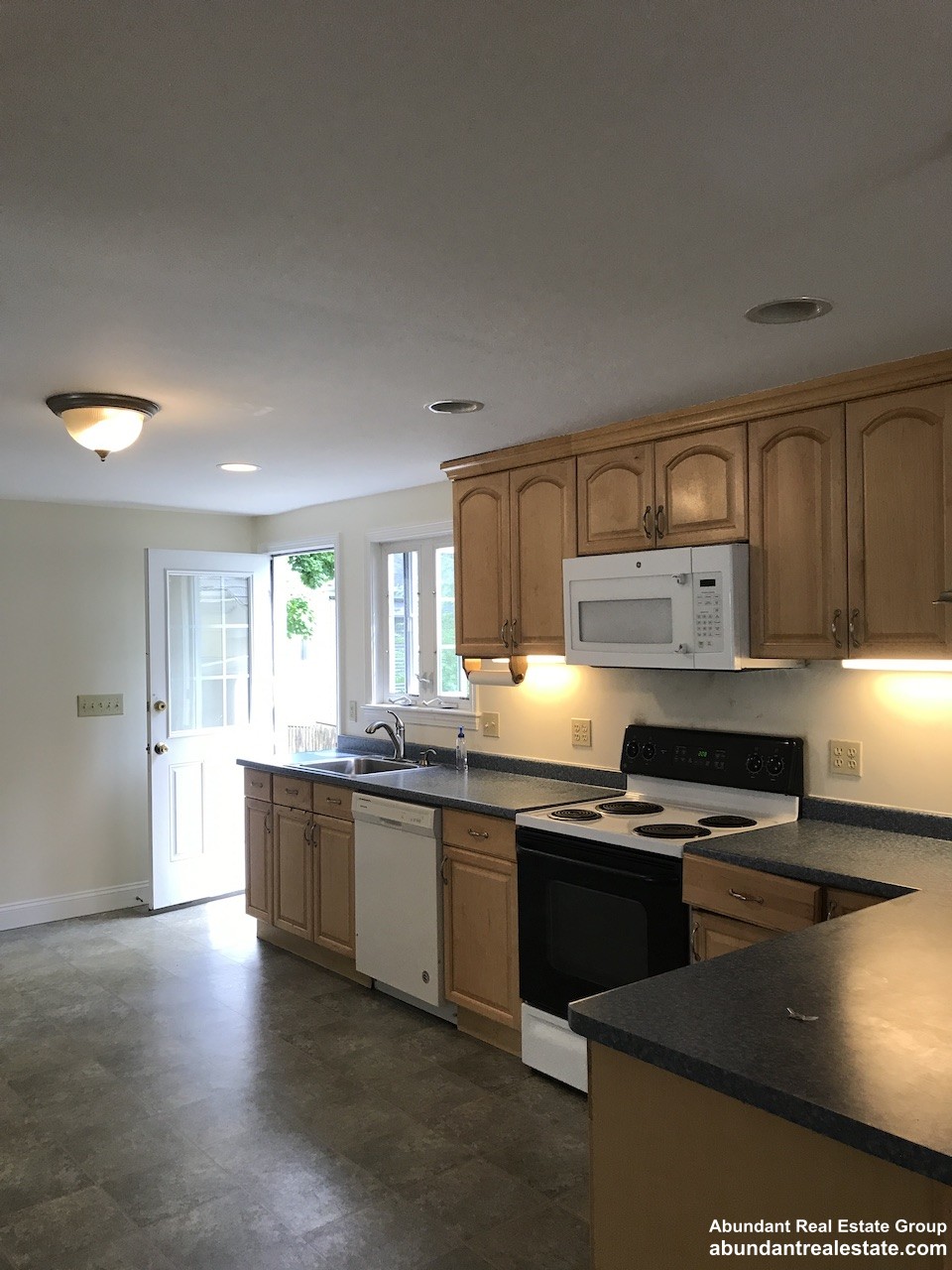 11 Dell Ave, Medford