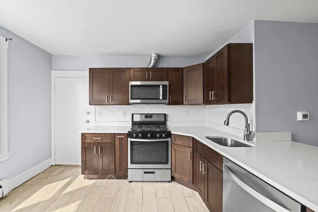 516 Washington, Brighton
