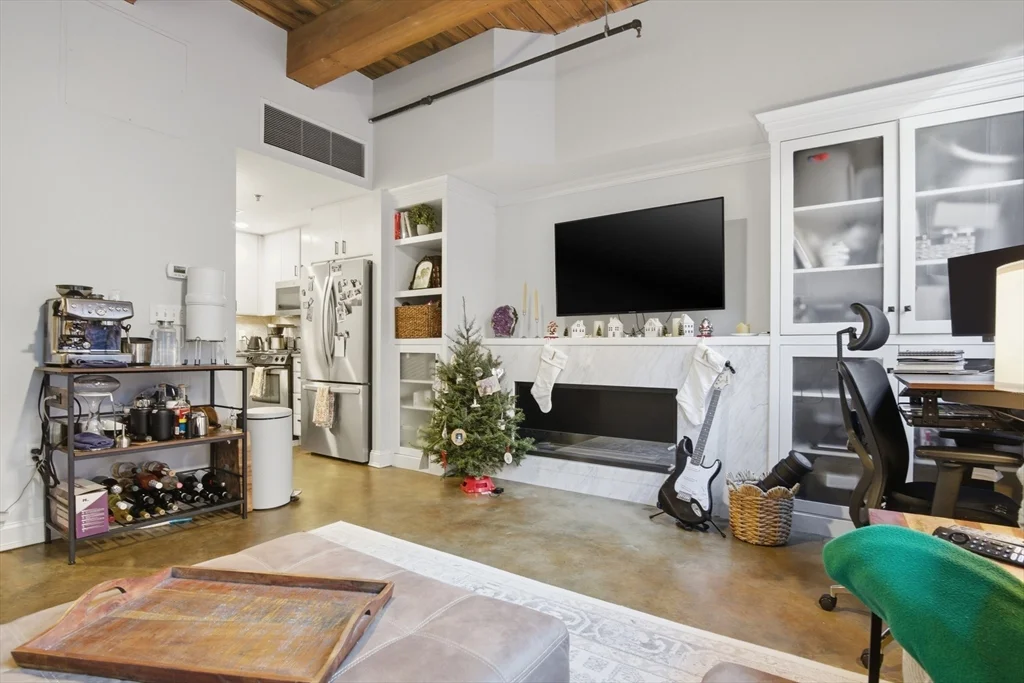 9 West Broadway, South Boston