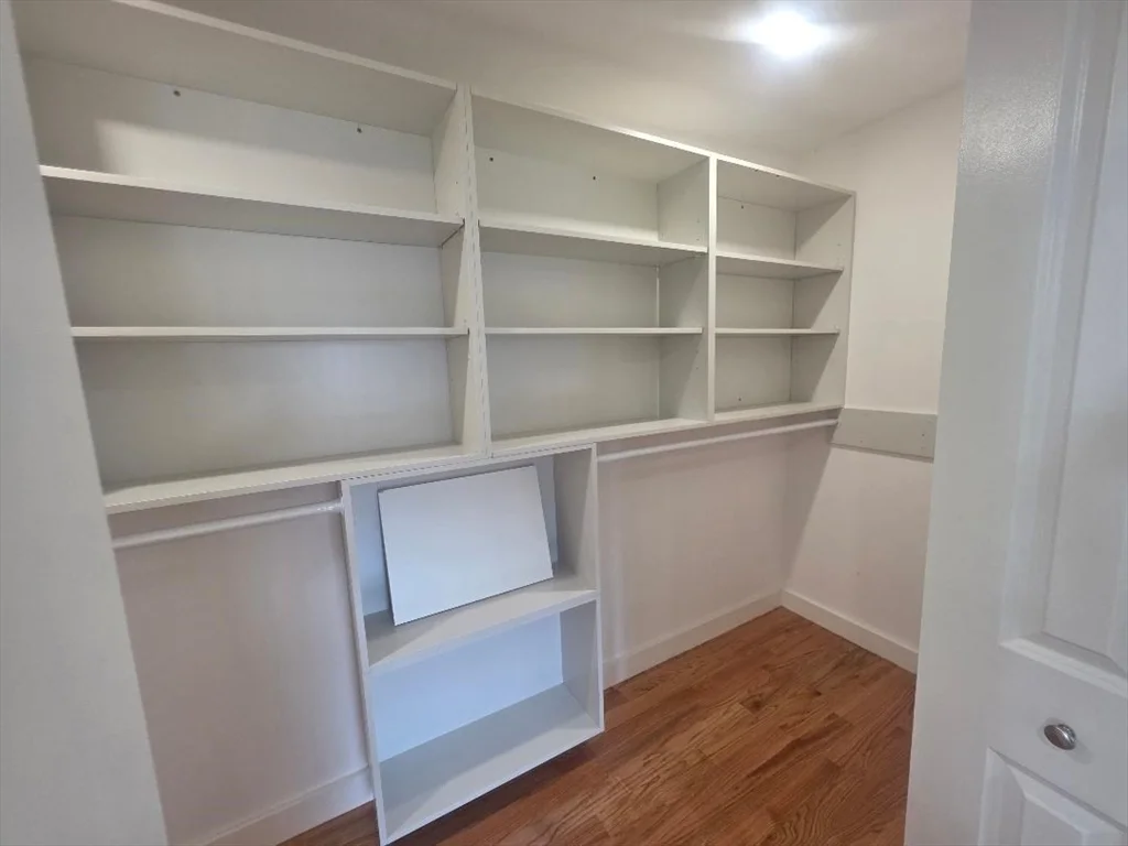 5 N Central Ave, Wollaston