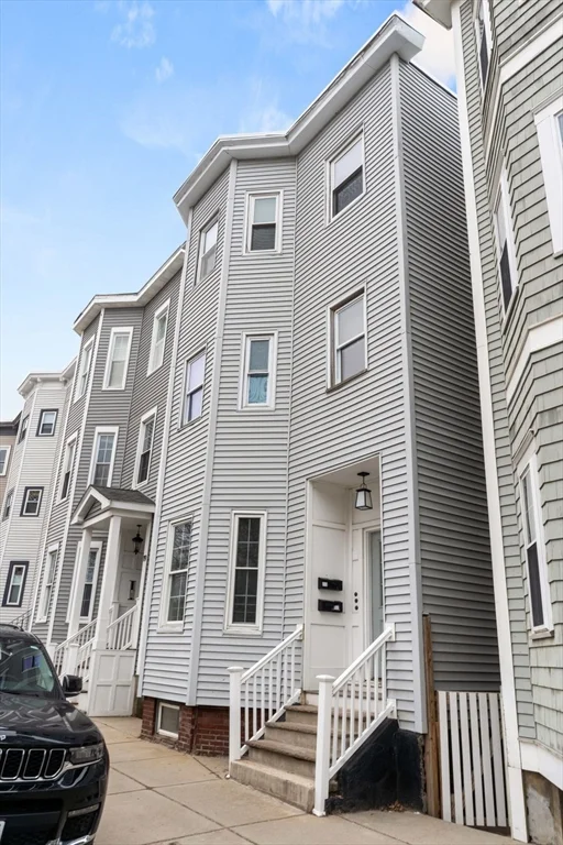 17 M St, South Boston