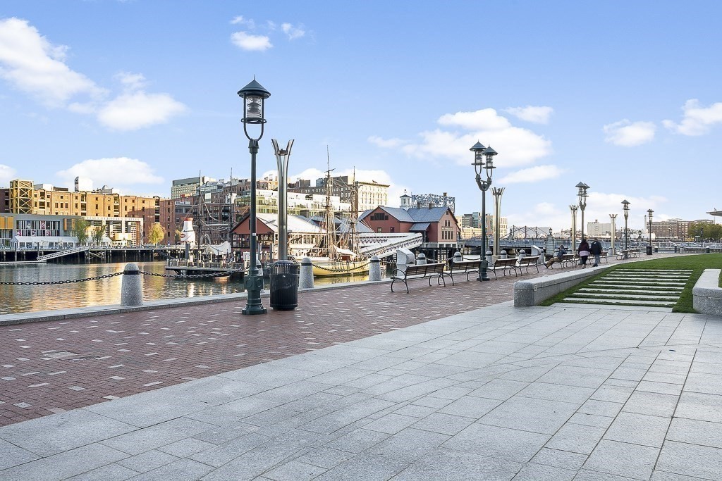 500 Atlantic Ave, Waterfront