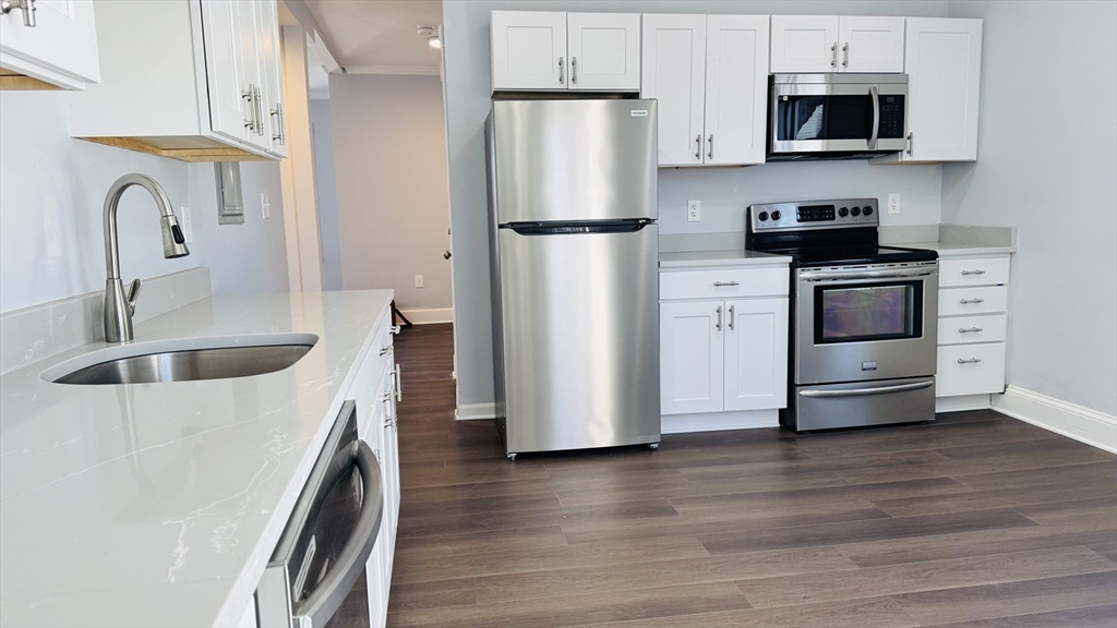 16 Hopkins St, Dorchester