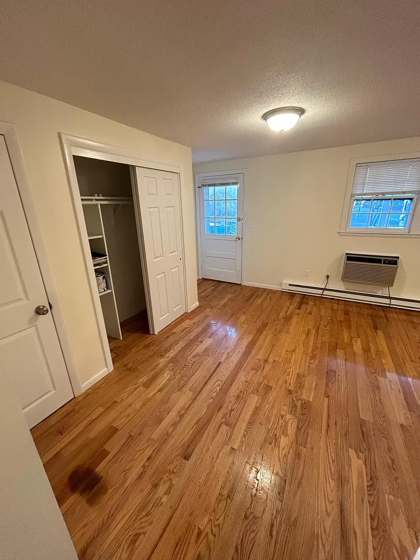 2 bed, 1 bath apartment for rent at 520 Main St Unit 3, Banks Square — photo 17 of 17