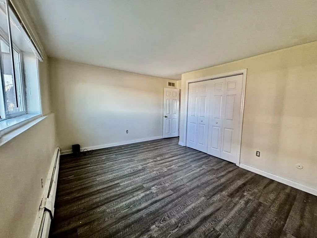 145 Essex Ave, Gloucester