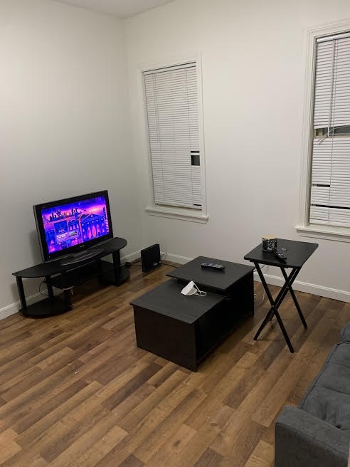 16 Leeds St, South Boston