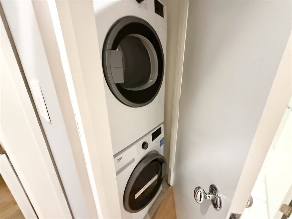 165 Tremont St, Midtown