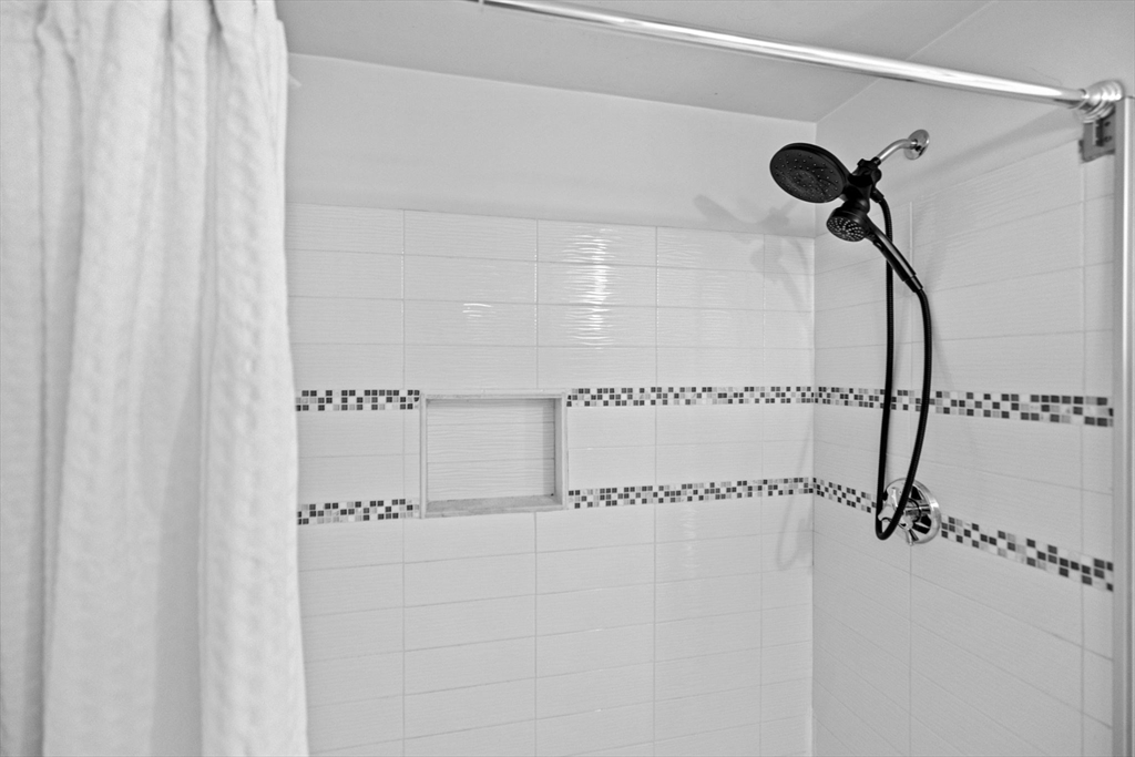 1 Winslow Ave, Scituate