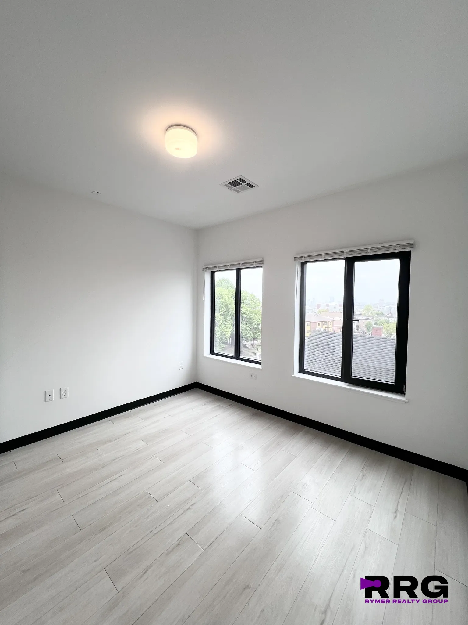 600 Broadway, Everett