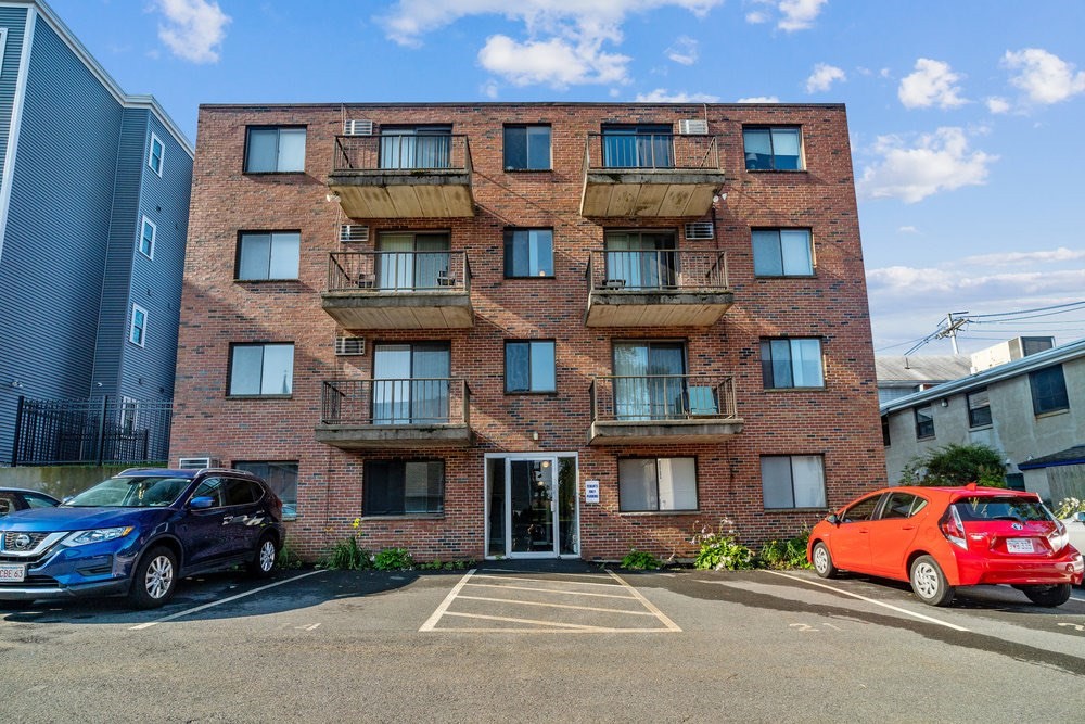 33 Middle St, Waltham