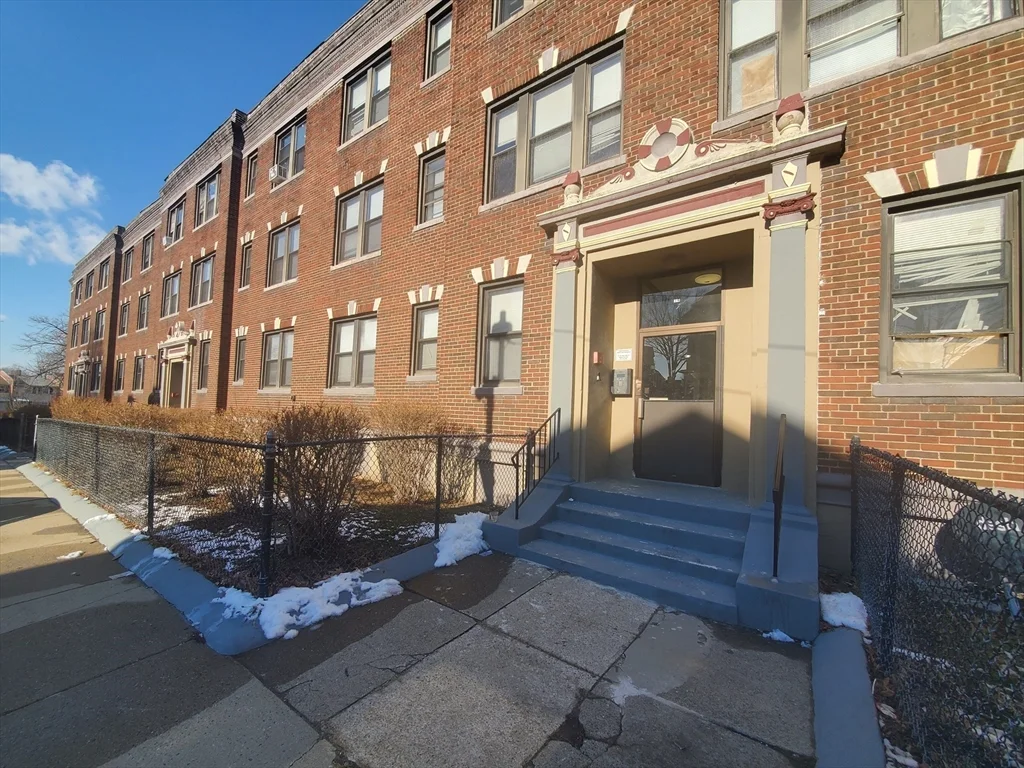 14 Abbottsford, Roxbury