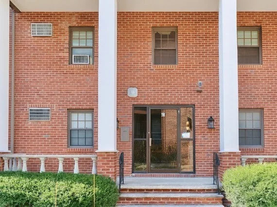 16 Winter, Piety Corner