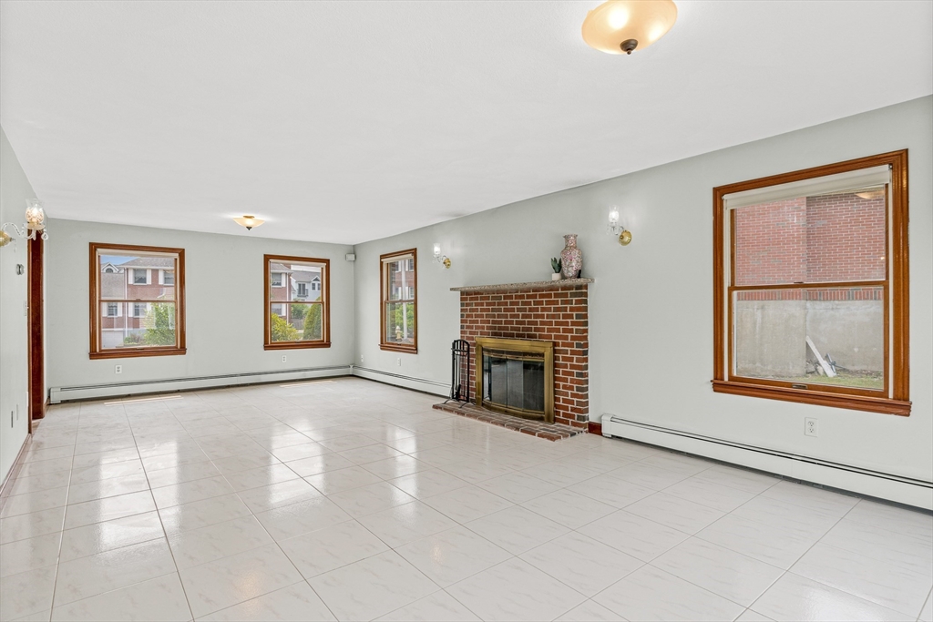 1 Via Marino, Medford