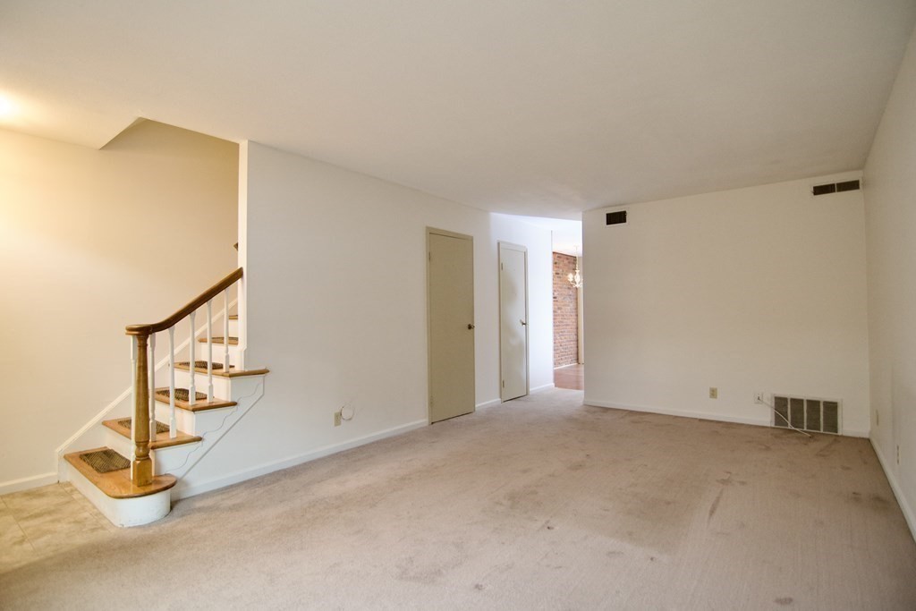 1157 Dickinson St, Forest Park