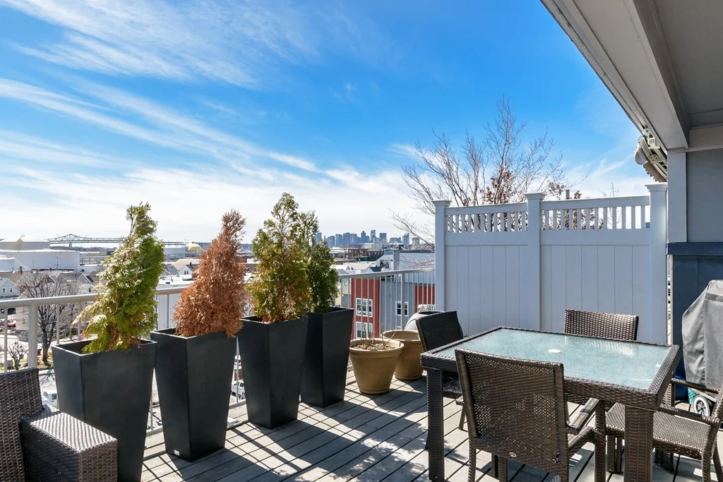 210 Broadway, Everett