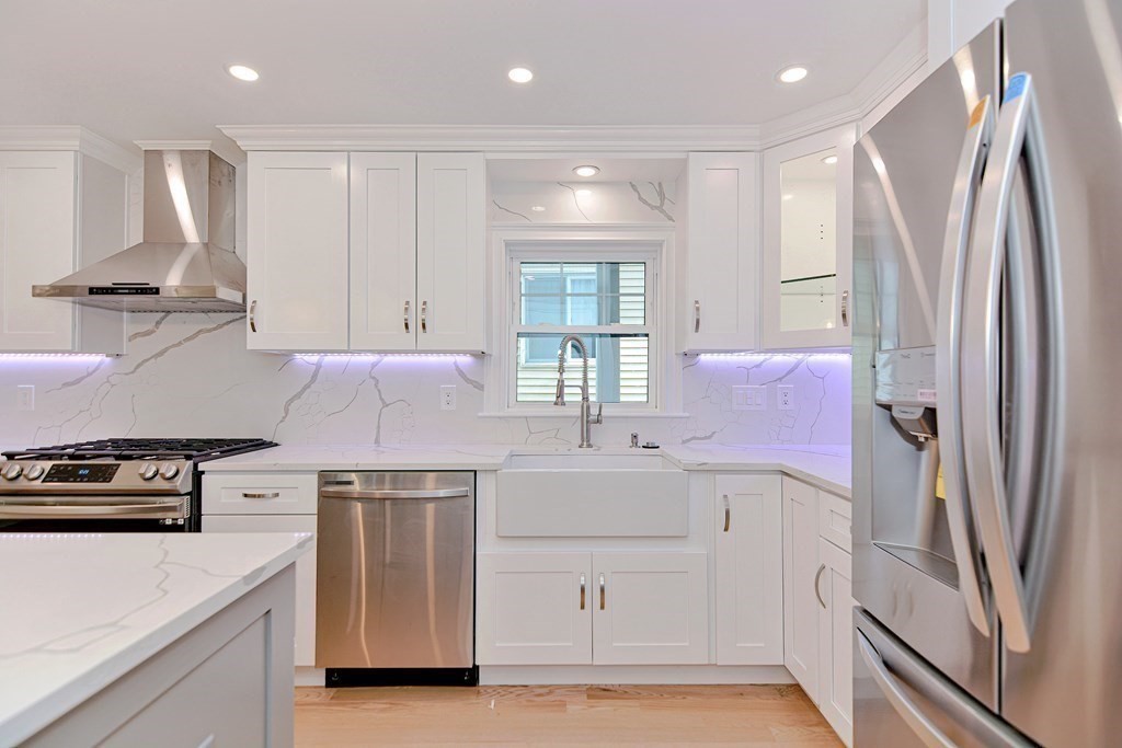 64 Crescent St, Swampscott