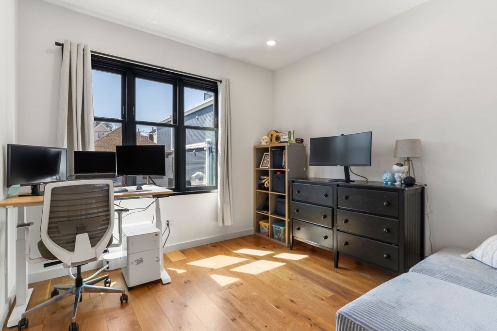 211 Condor St, East Boston