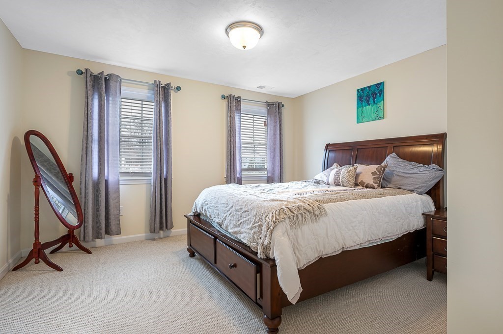 3 Moore Dr, Millbury