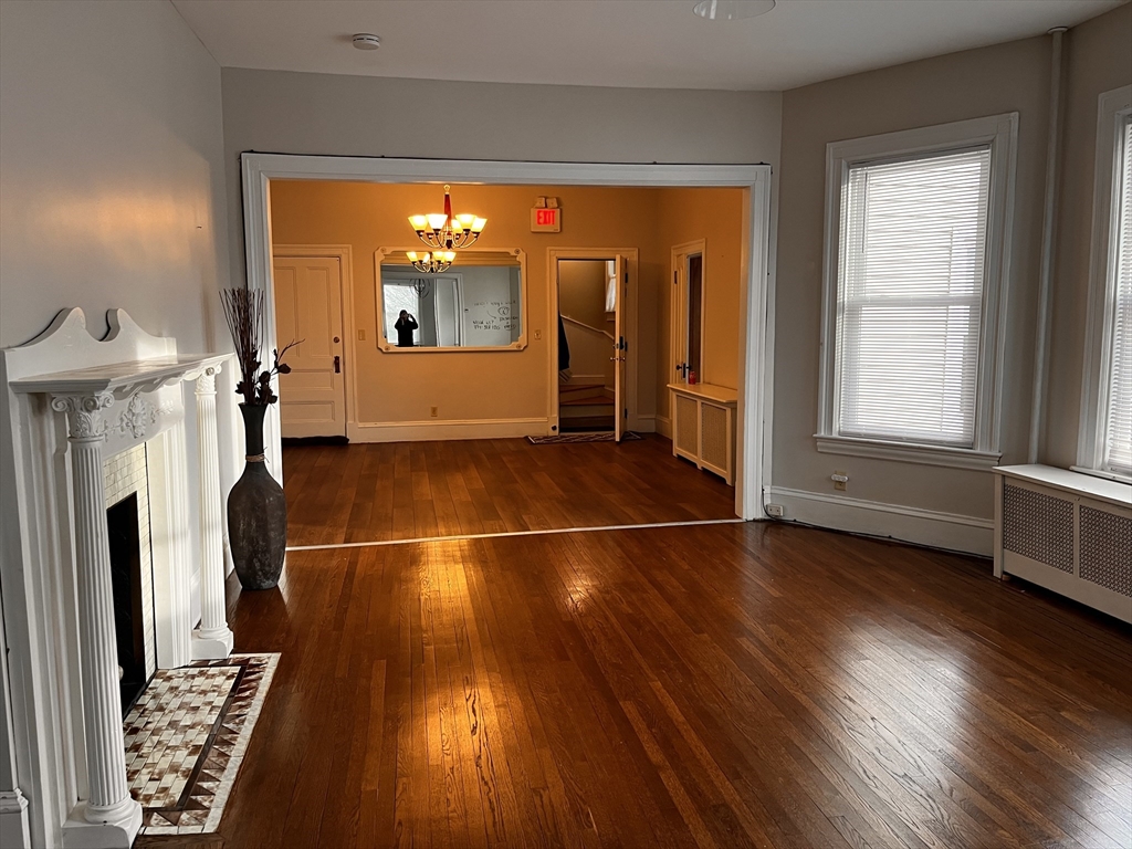 986 Plymouth Ave, Fall River