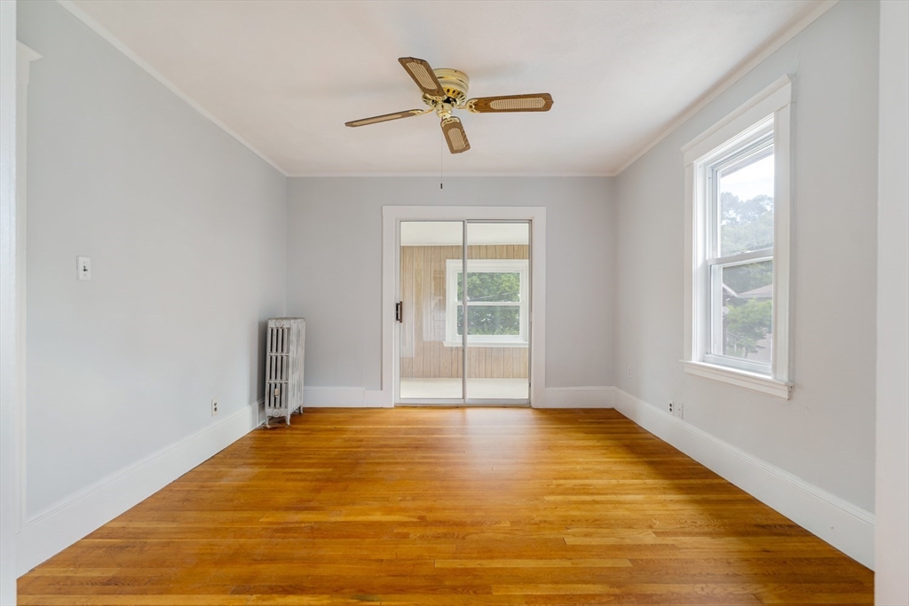 36 Thingvalla, Strawberry Hill