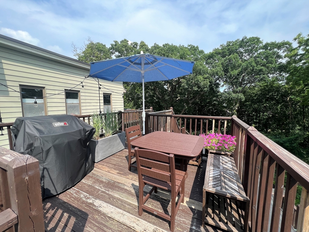 44 Rockview St, Jamaica Plain