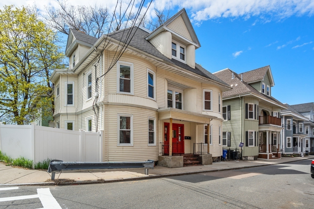 10 Royal St, Allston