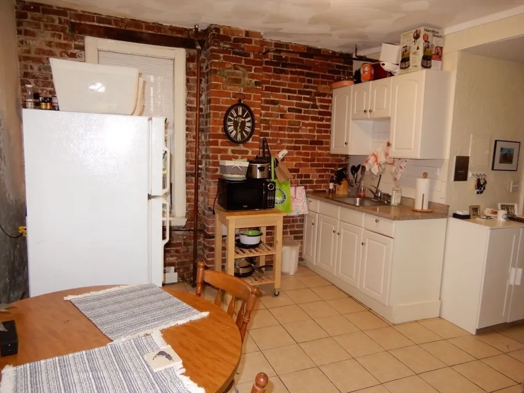 274 Cambridge St, Beacon Hill