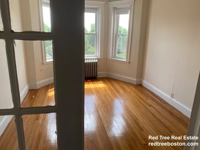 1175 Boylston St, Fenway