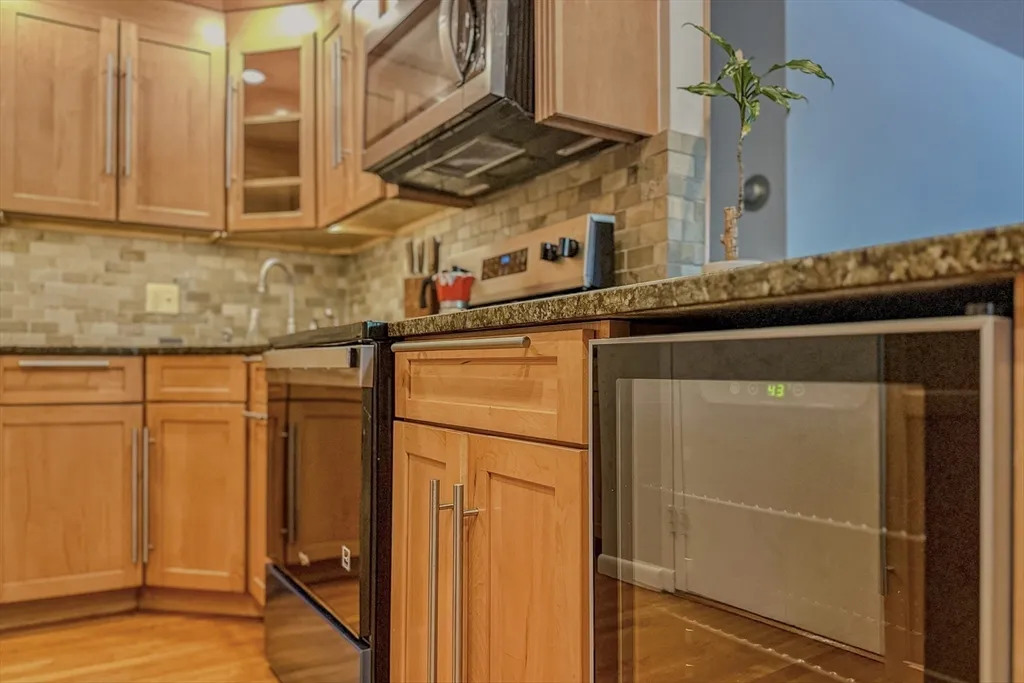 50 Green St, North Brookline