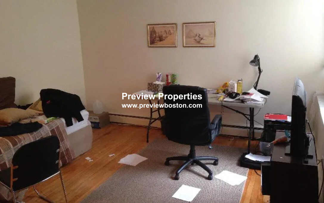 64 Brighton Ave, Allston