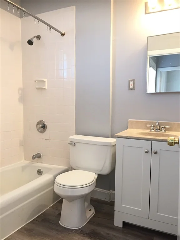 318 Granite St, Quincy
